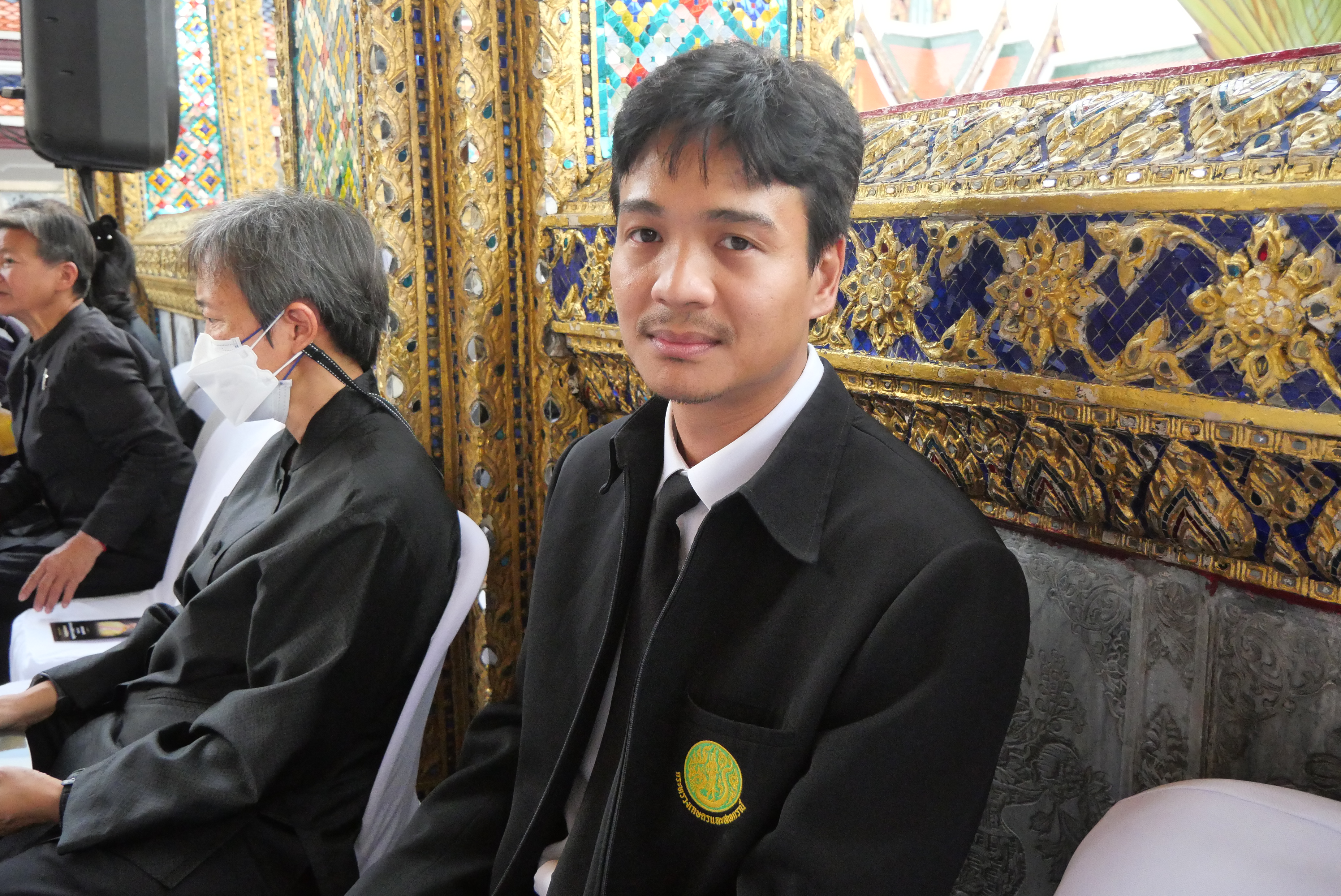 title - ส.ป.ก. ร่วมพิธีสวดพระพุทธมนต์ และเจริญจิตตภาวนาอุทิศถวายพระราชกุศลแด่ สมเด็จพระนางเจ้าสิริกิติ์ พระบรมราชินีนาถ พระบรมราชชนนีพันปีหลวง ณ พระอุโบสถวัดพระศรีรัตนศาสดาราม